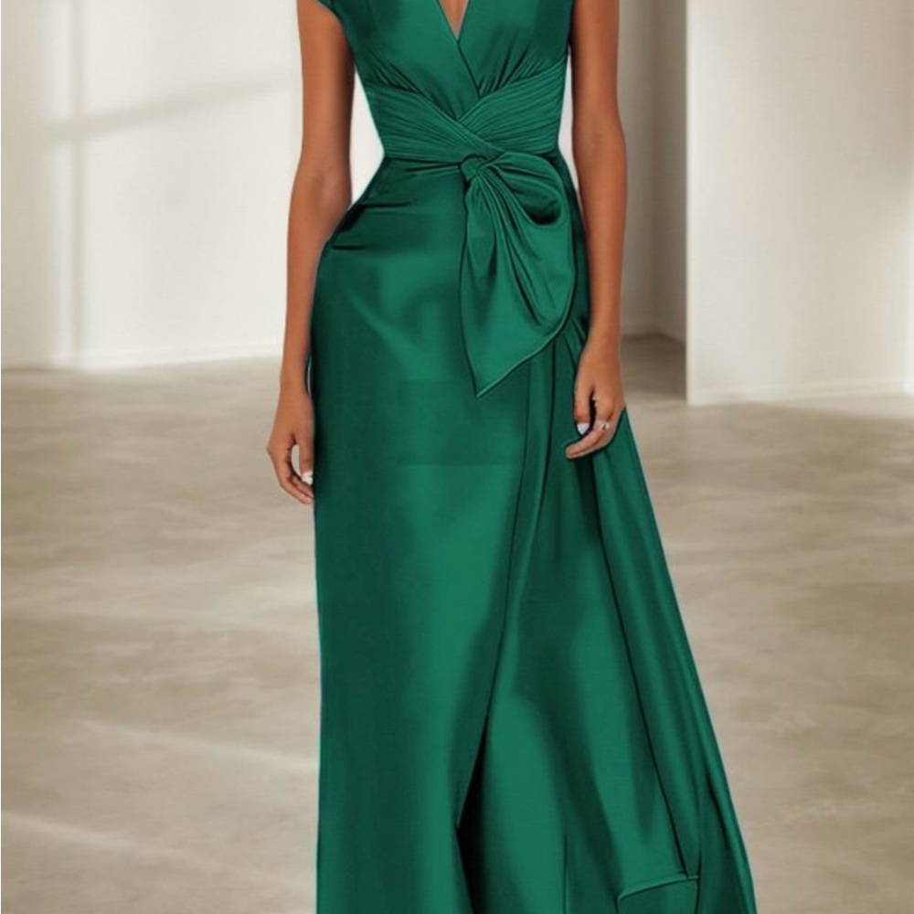 Elegant Green Evening Gown